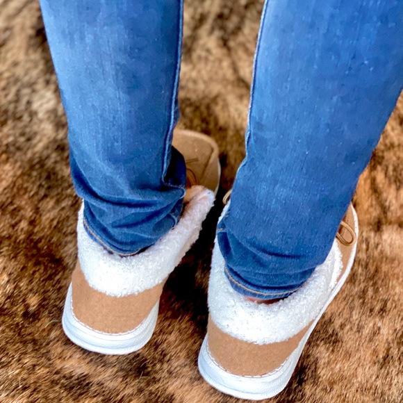 🚨RESTOCKED 🚨Tan Ankle Lined Gypsy Jazz Booties - Picture 7 of 10